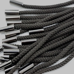 BAG-DTY5/130E (10 шт.) Шнур для затягивания одежды с металлическими наконечниками.